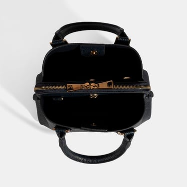  Kadın Lacivert Omuz Askılı El Çantası