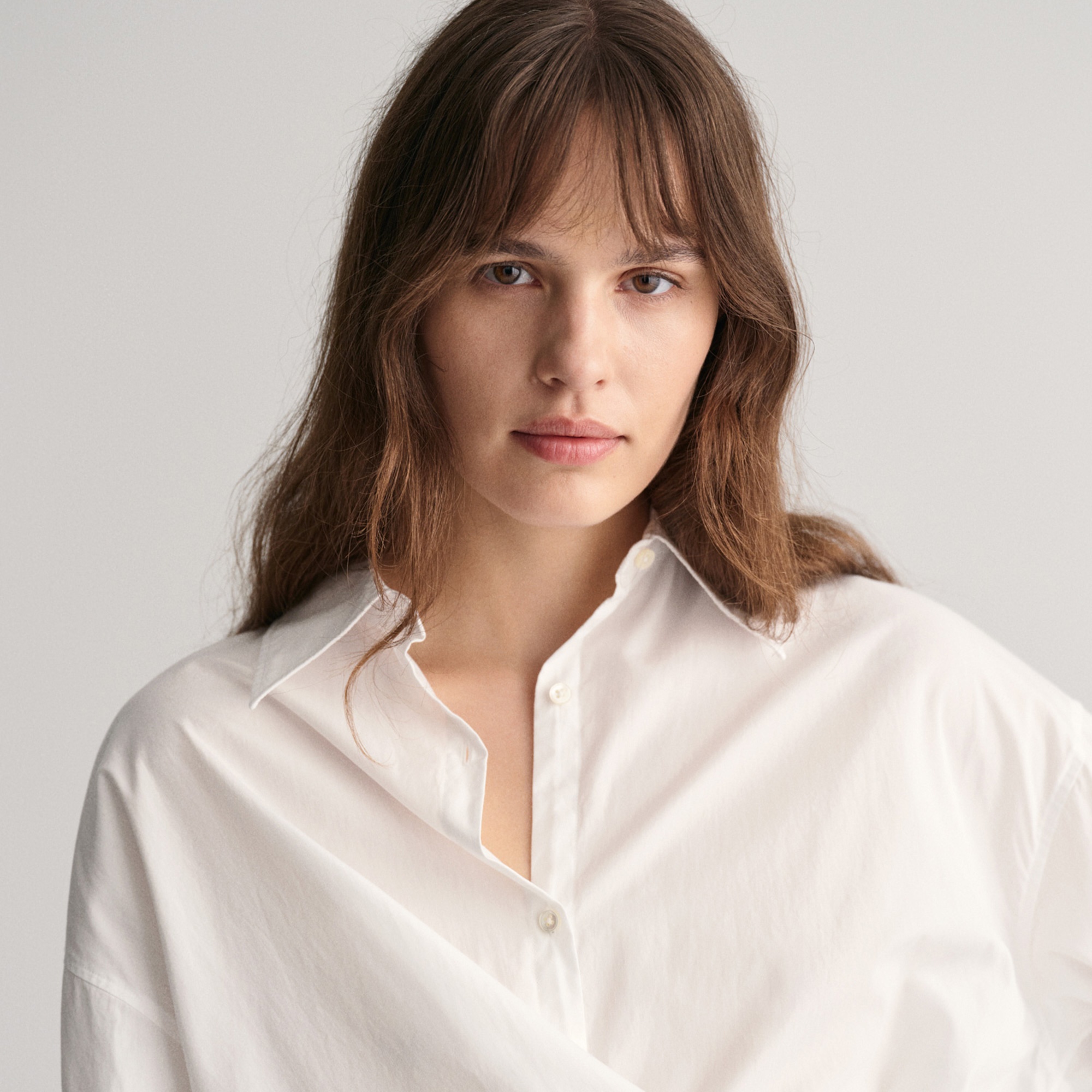 GANT Kadın Beyaz Oversize Fit Klasik Yaka Gömlek