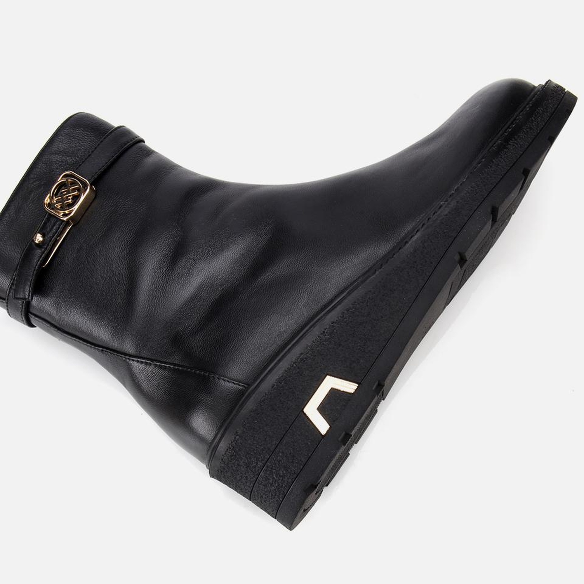 Kadın Deri Siyah Tokalı Dolgu Topuklu Bot