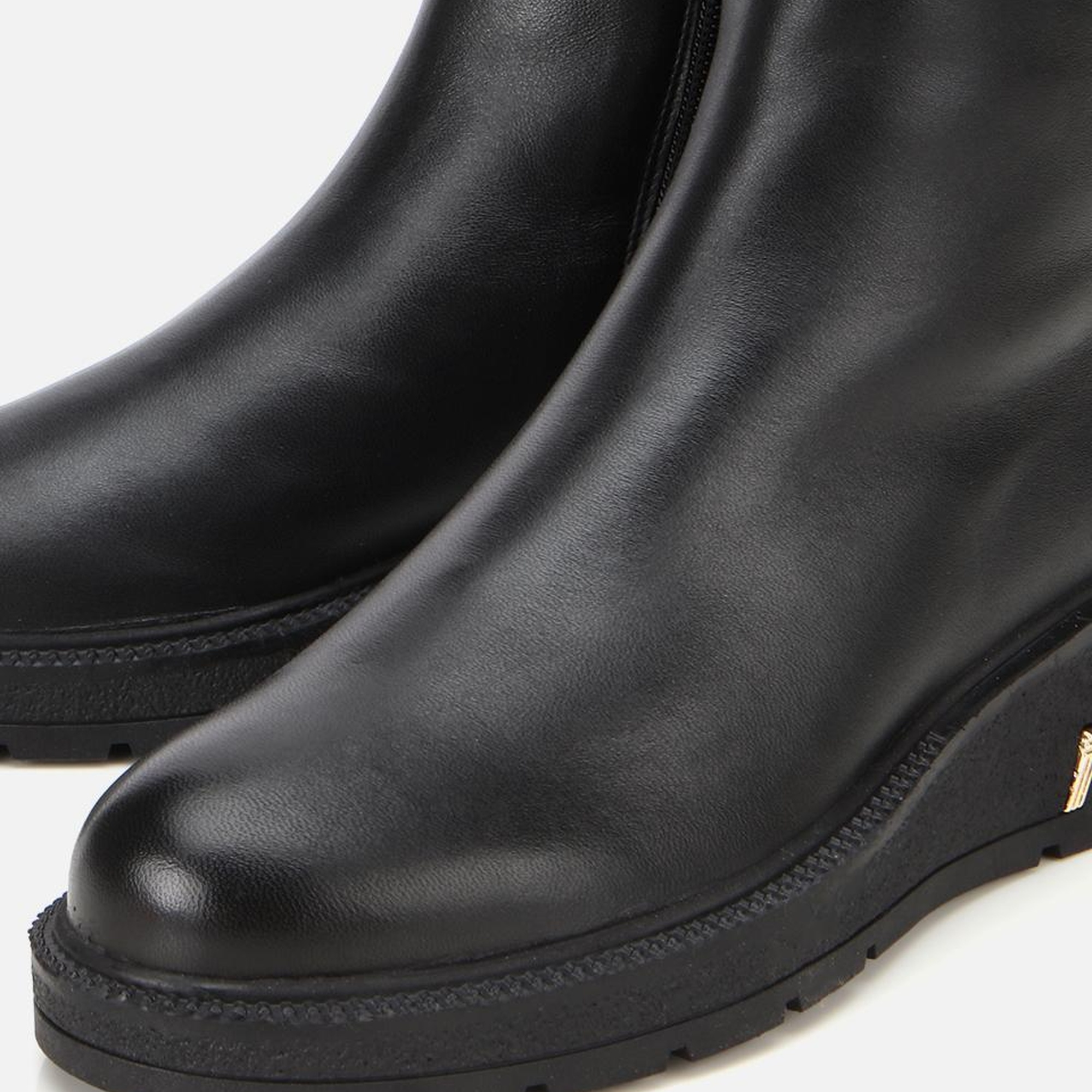 Kadın Deri Siyah Tokalı Dolgu Topuklu Bot