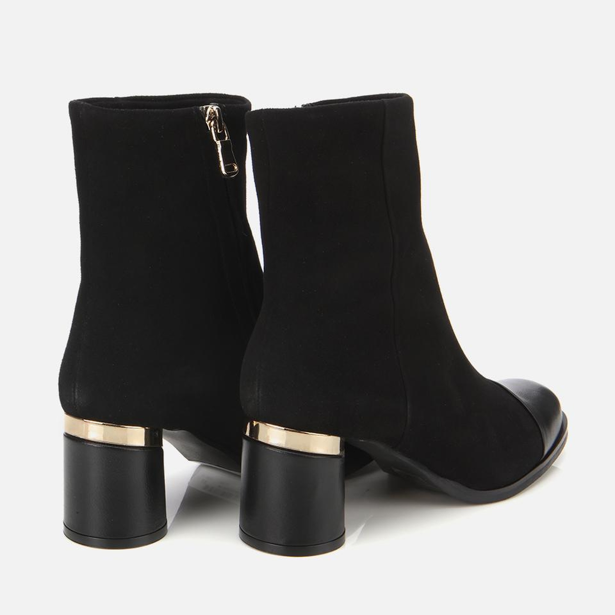 Kadın Süet Deri Siyah Gold Detaylı Bilekte Topuklu Bot