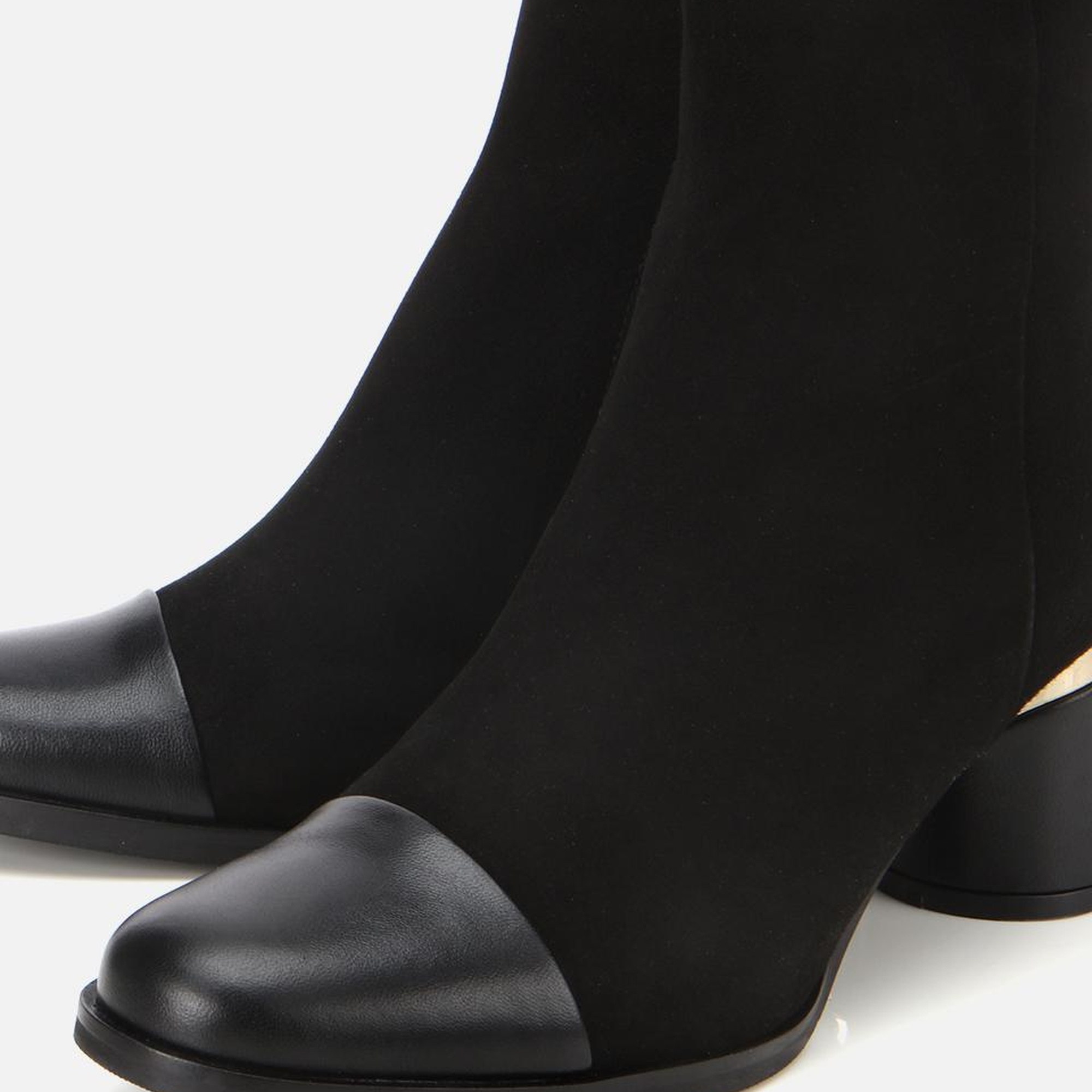 Kadın Süet Deri Siyah Gold Detaylı Bilekte Topuklu Bot