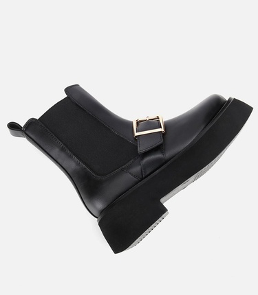  Kadın Siyah Lastik Detaylı Tokalı Kalın Tabanlı Düz Bot