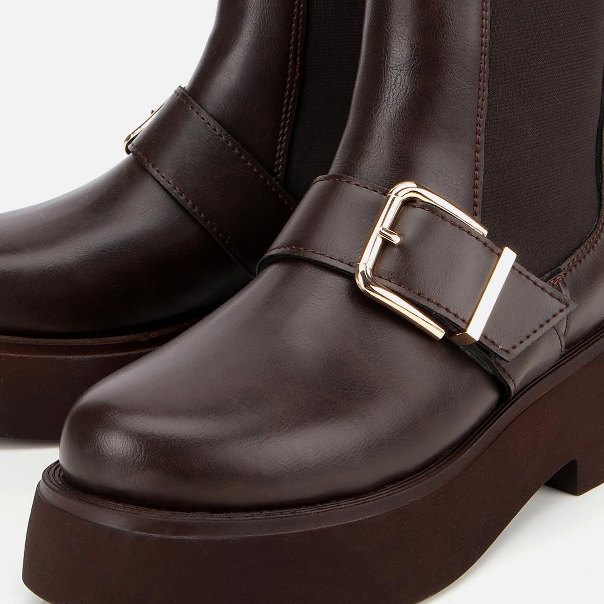 Kadın Kahverengi Lastik Detaylı Tokalı Kalın Tabanlı Düz Bot