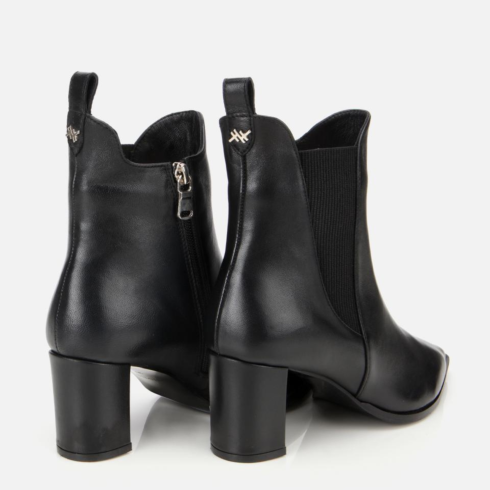 Kadın Deri Siyah Sivri Burunlu Streç Detaylı Bilekte Topuklu Bot