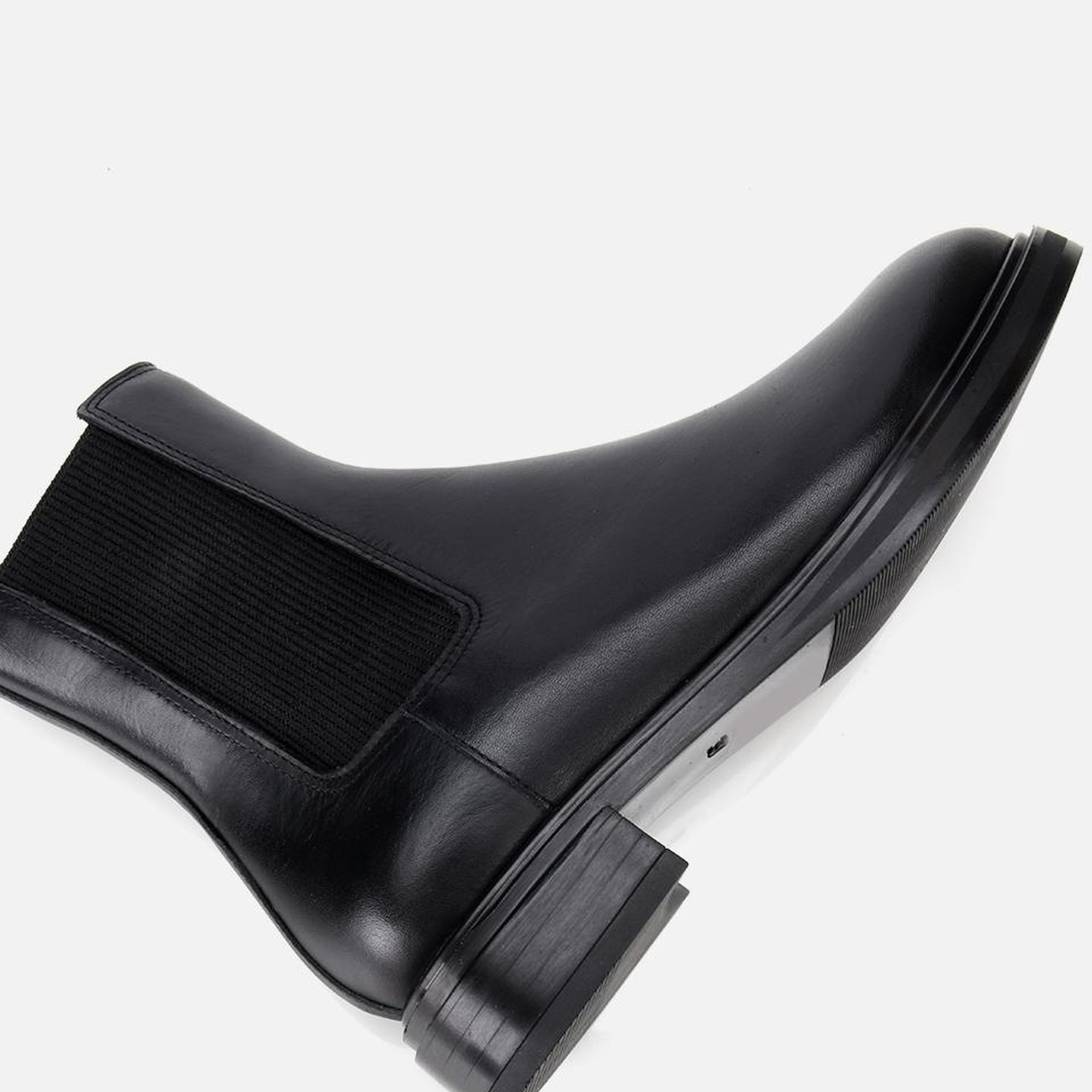 Kadın Deri Siyah Lastik Detaylı Düz Bot