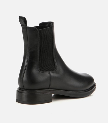  Kadın Deri Siyah Lastik Detaylı Düz Bot