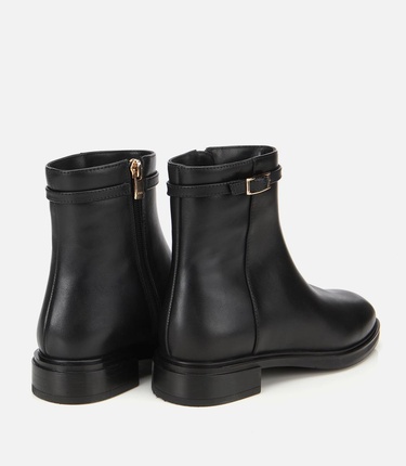  Kadın Deri Siyah Tokalı Düz Bot