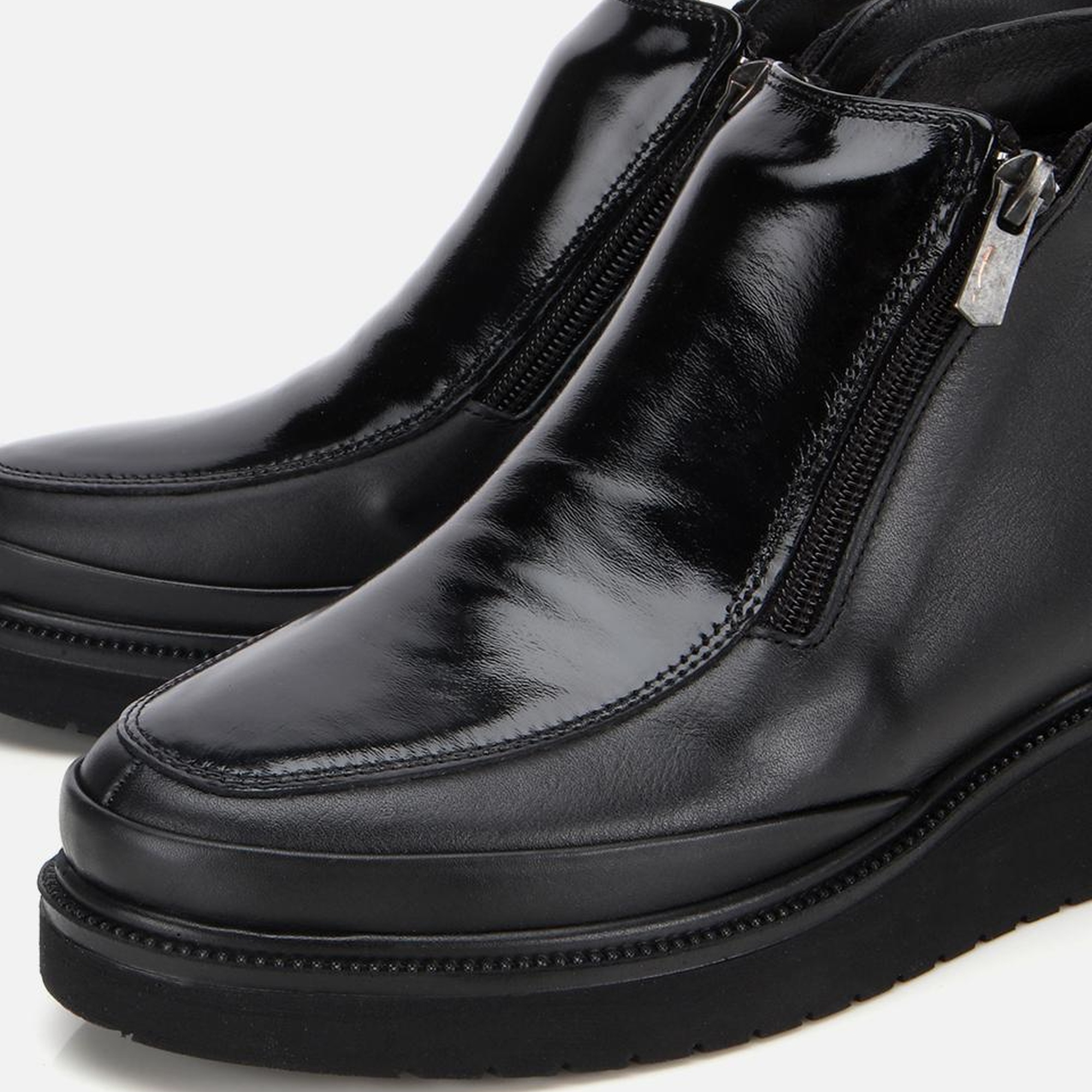 Kadın Deri Siyah Fermuar Detaylı Dolgu Topuklu Bot