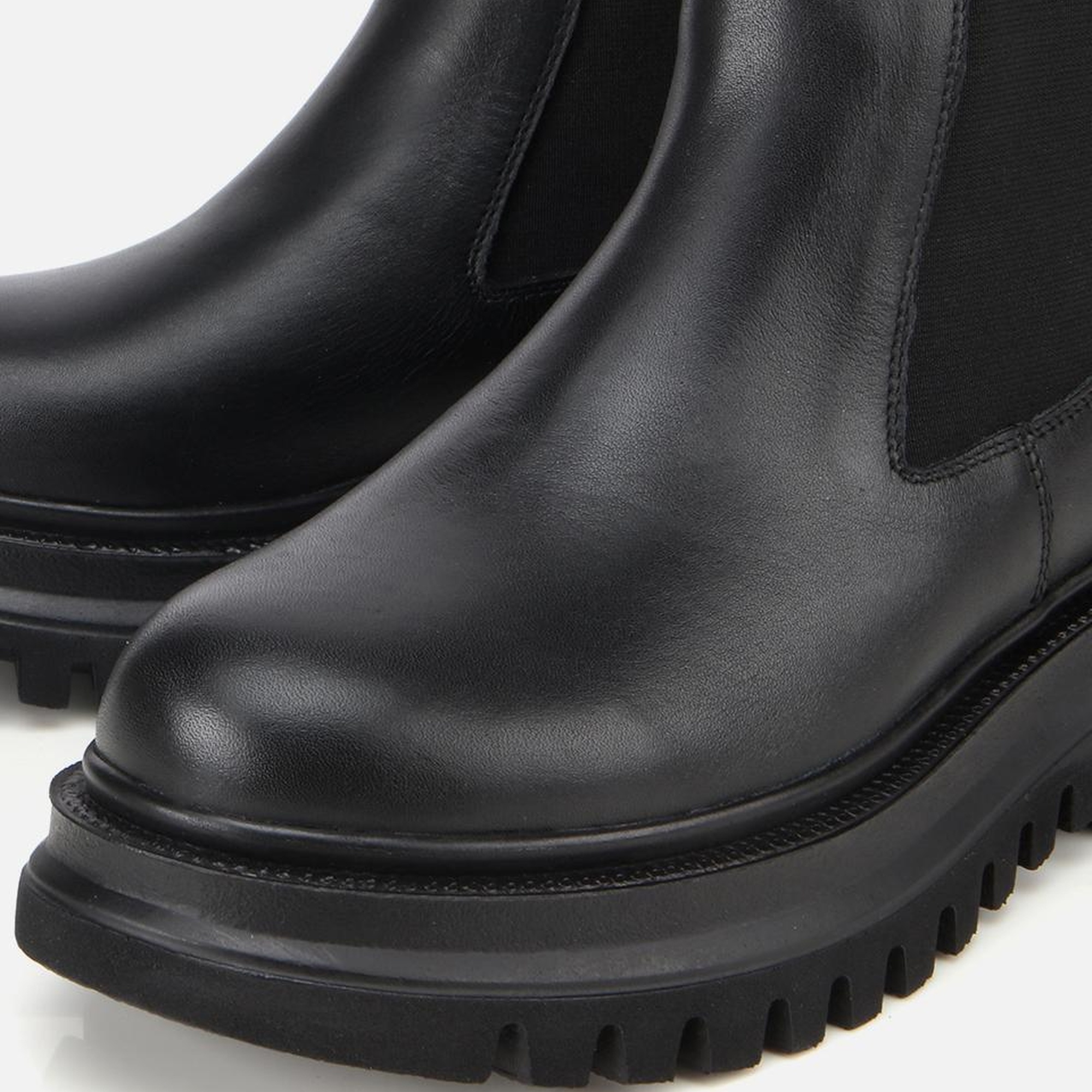 Kadın Deri Siyah Lastik Detaylı Kalın Tabanlı Düz Bot