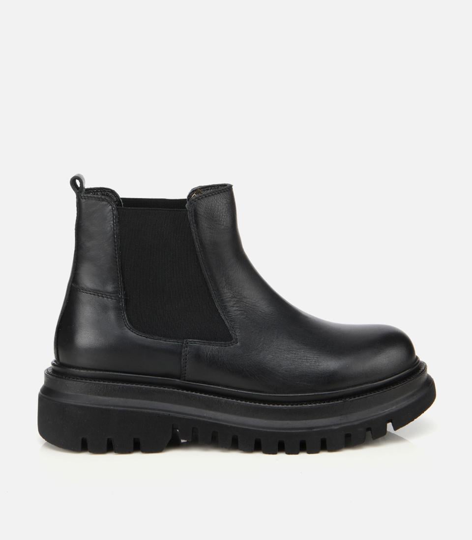  Kadın Deri Siyah Lastik Detaylı Kalın Tabanlı Düz Bot