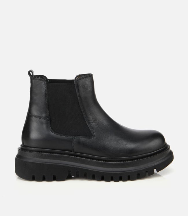  Kadın Deri Siyah Lastik Detaylı Kalın Tabanlı Düz Bot