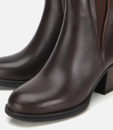  Kadın Deri Kahverengi Lastik Detaylı Bilekte Topuklu Bot