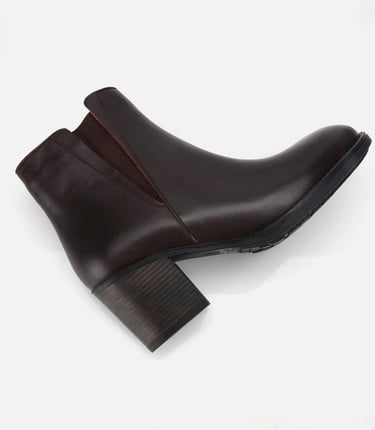  Kadın Deri Kahverengi Lastik Detaylı Bilekte Topuklu Bot