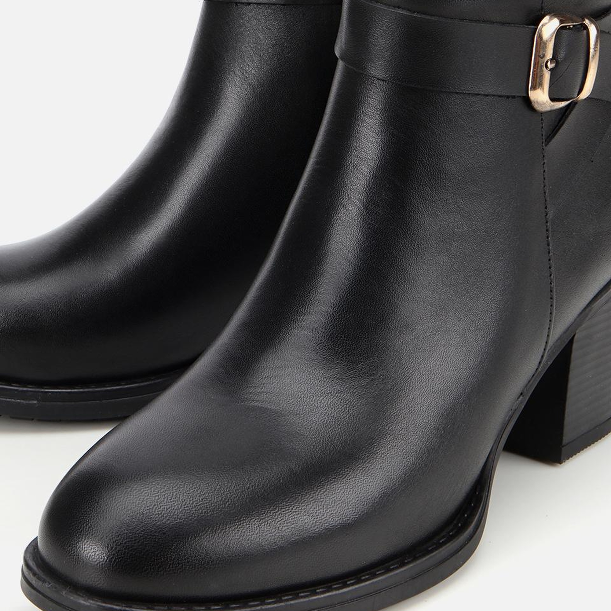 Kadın Deri Siyah Tokalı Bilekte Topuklu Bot