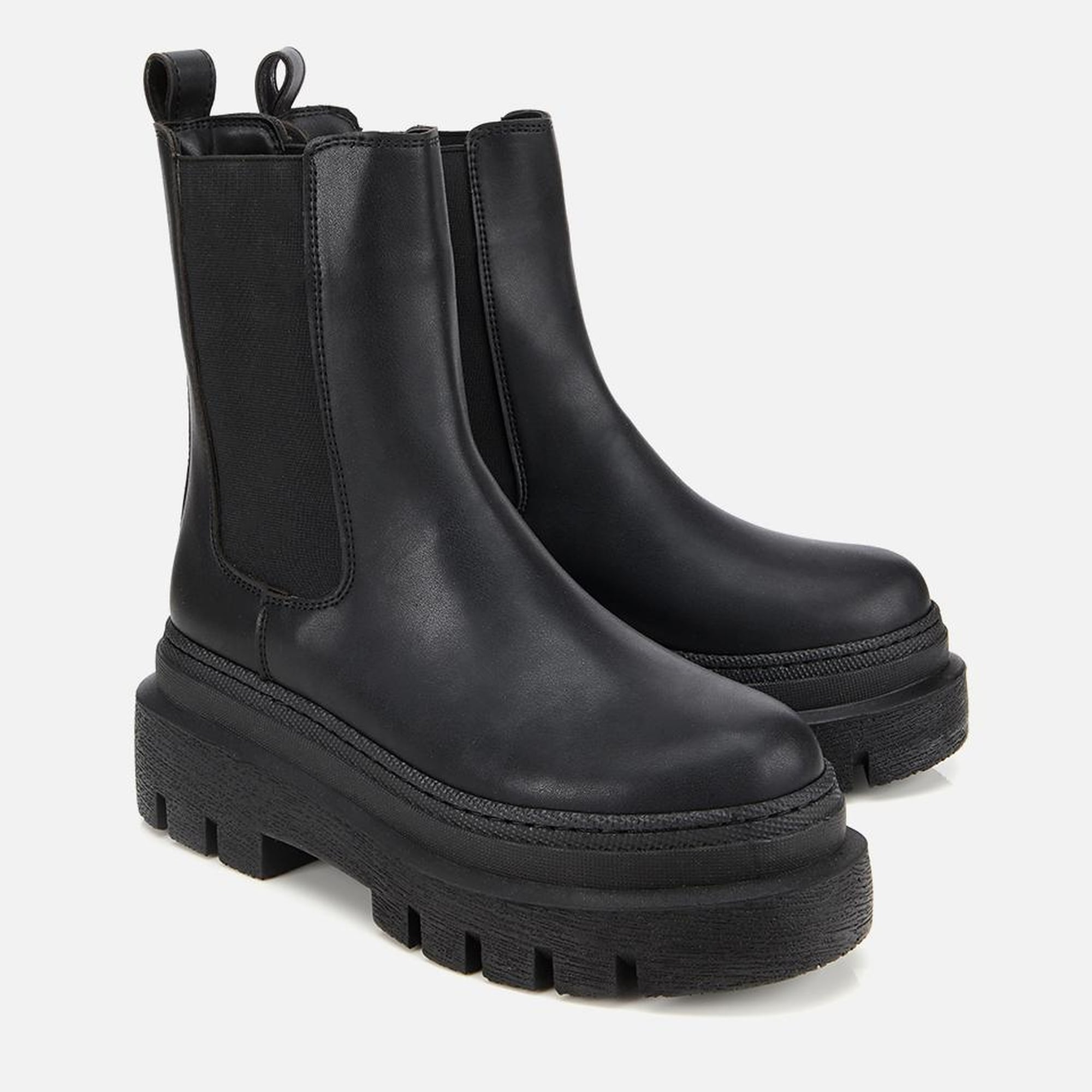 Kadın Siyah Lastik Detaylı Kalın Tabanlı Düz Bot