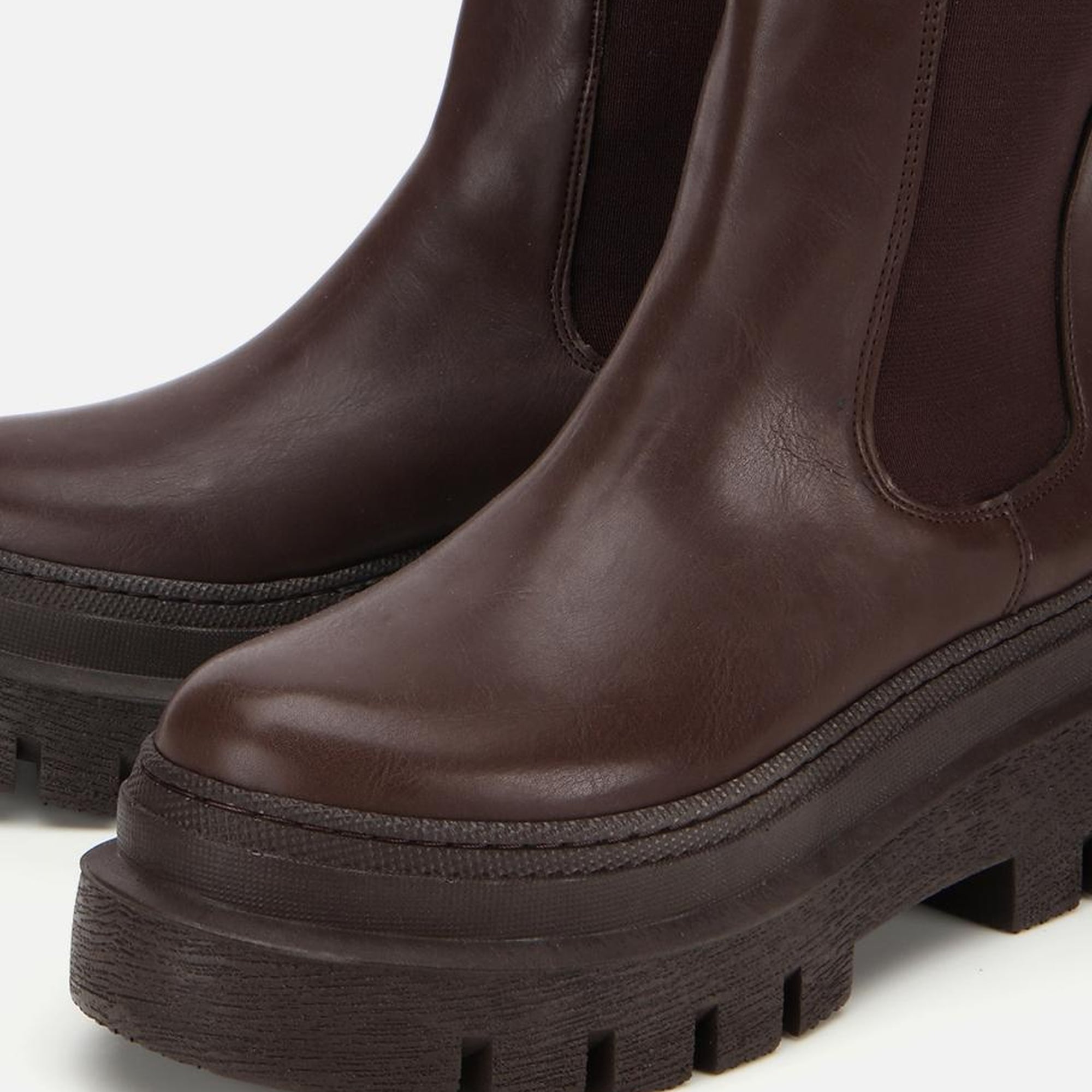 Kadın Kahverengi Lastik Detaylı Kalın Tabanlı Düz Bot