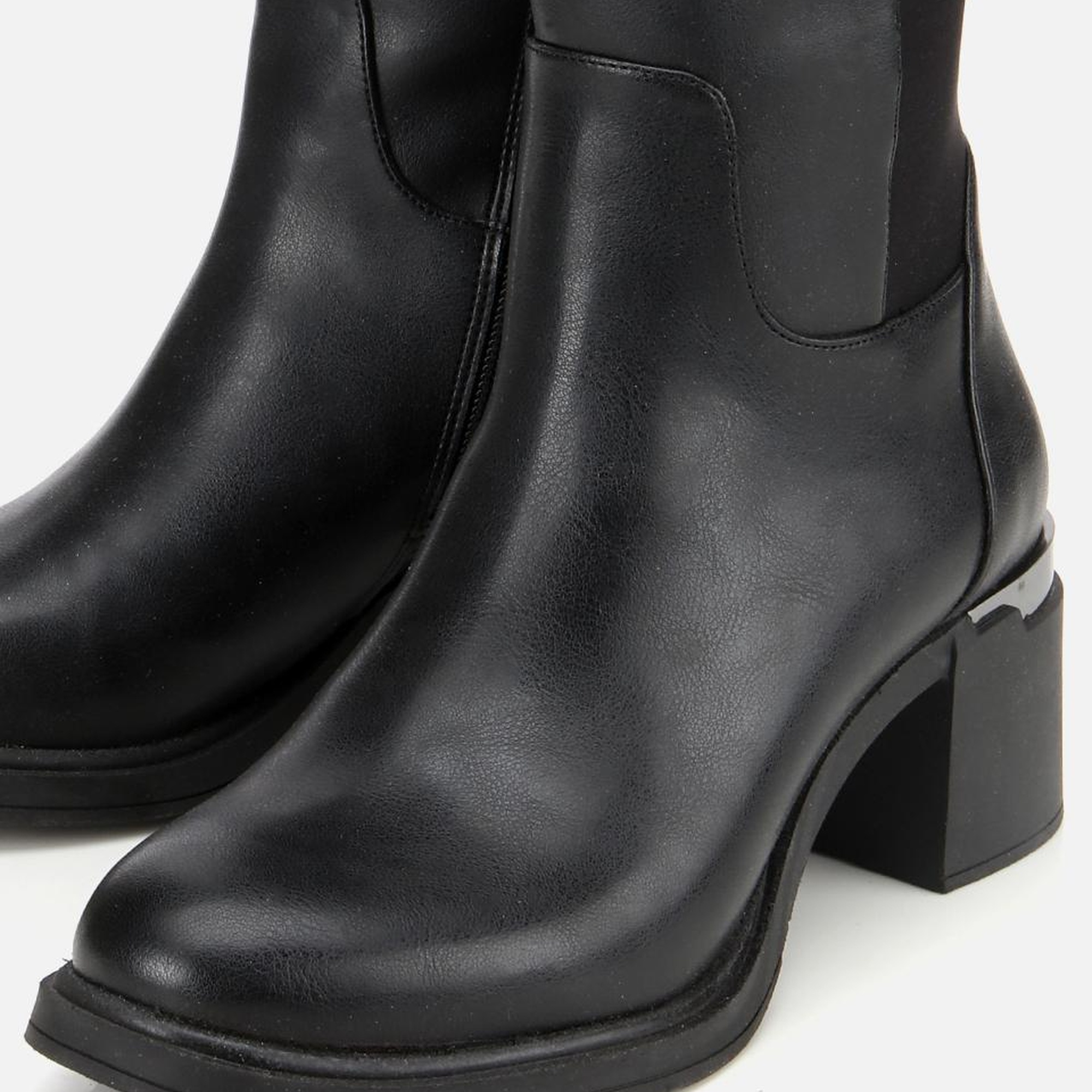 Kadın Siyah Streç Metal Detaylı Topuklu Çizme