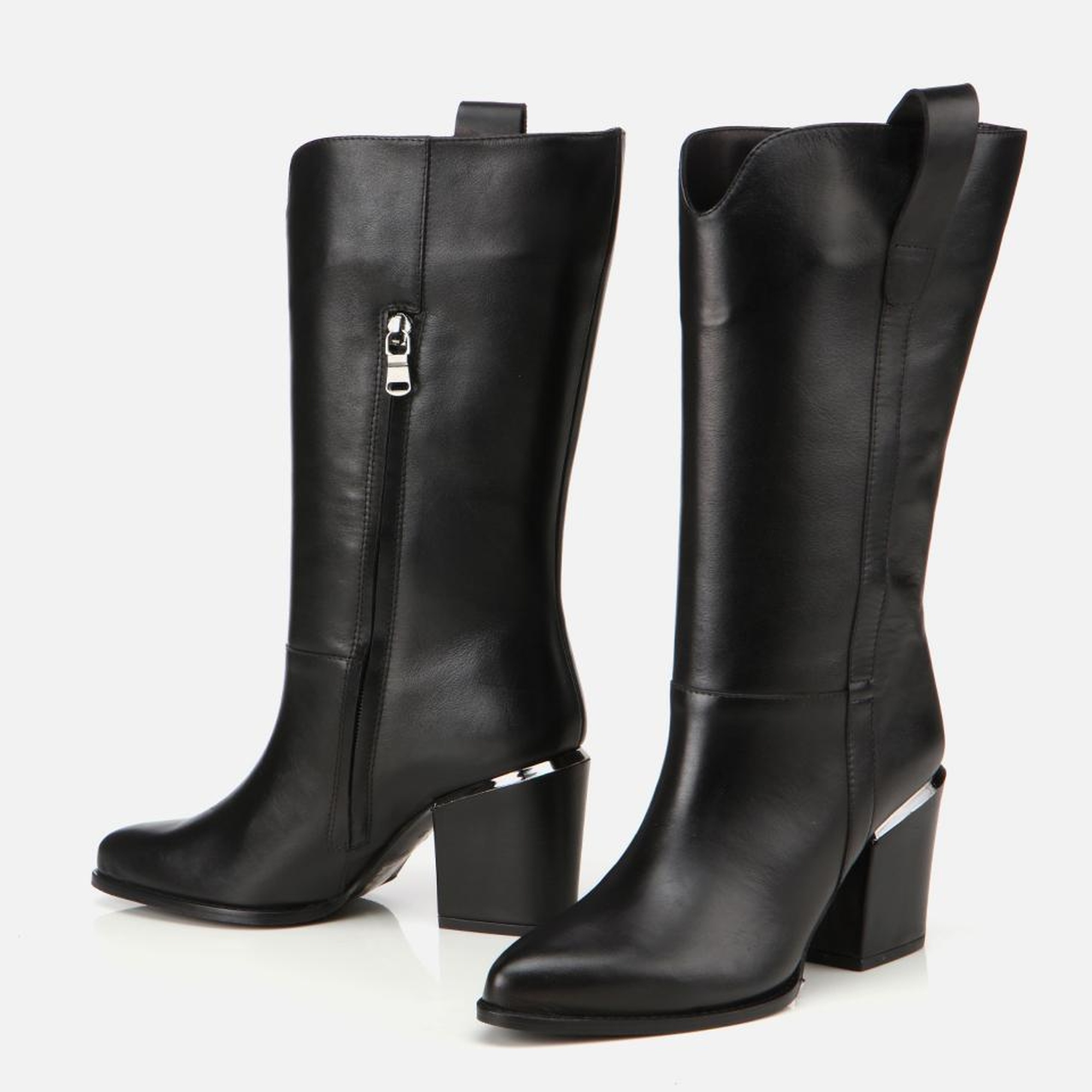 Kadın Deri Siyah Metal Detaylı Topuklu Çizme