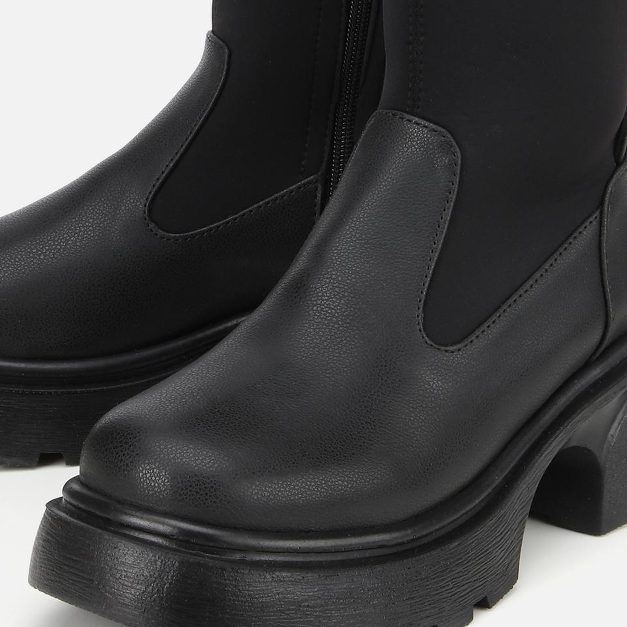 Kadın Siyah Streç Kalın Tabanlı Düz Çizme