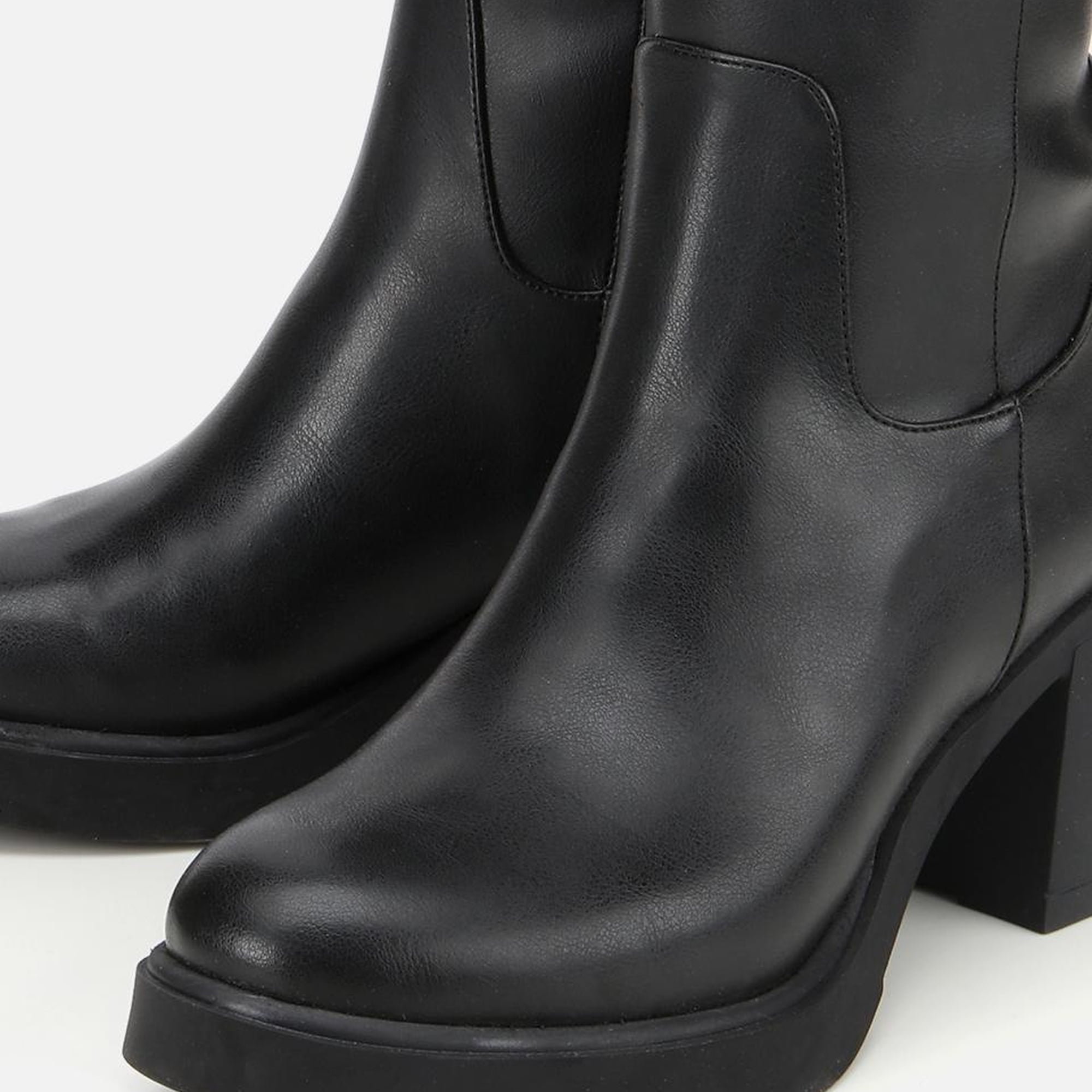 Kadın Siyah Yüksek Topuklu Çizme