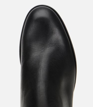  Kadın Deri Siiyah Lastik Detaylı Bilekte Düz Bot