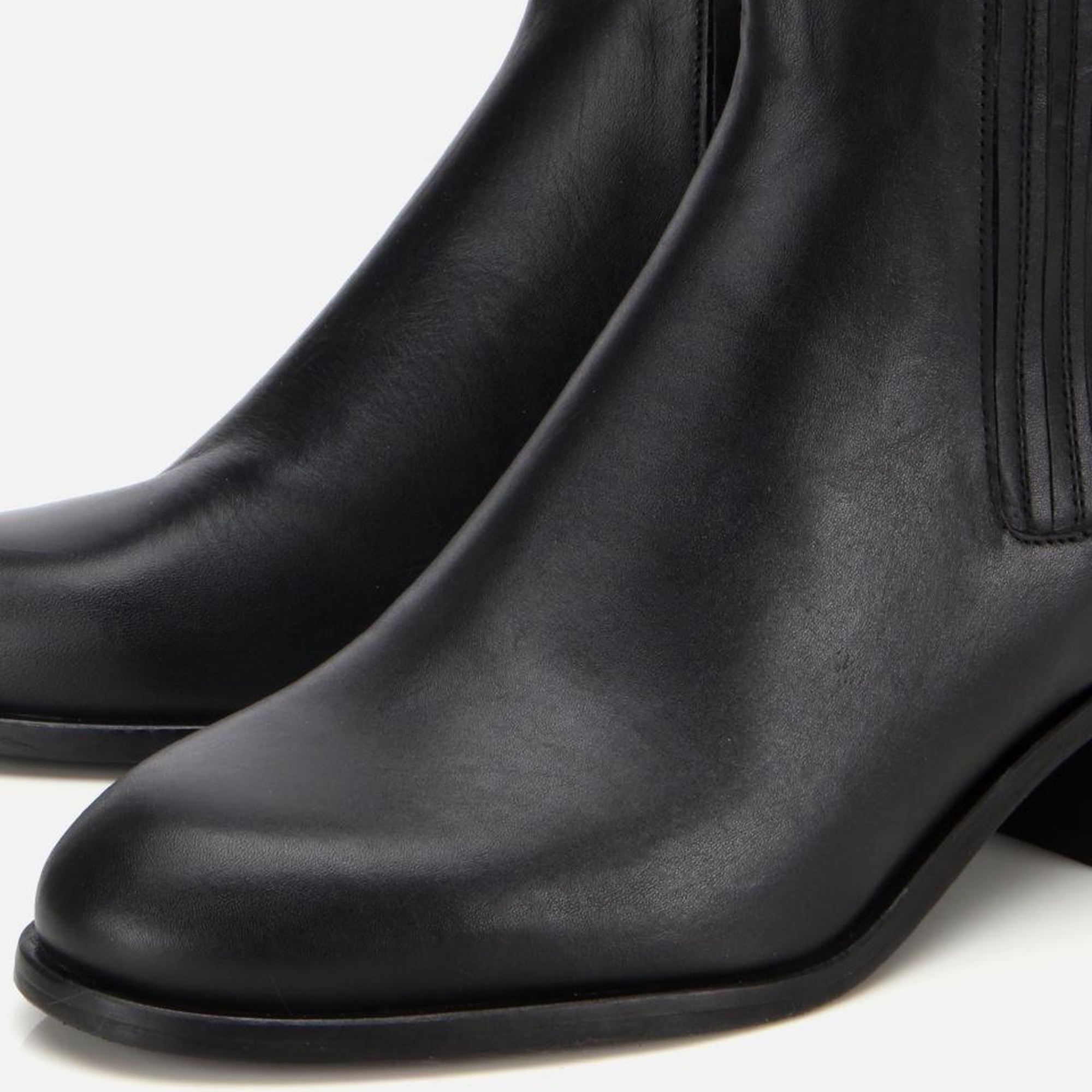 Kadın Deri Siiyah Lastik Detaylı Bilekte Düz Bot