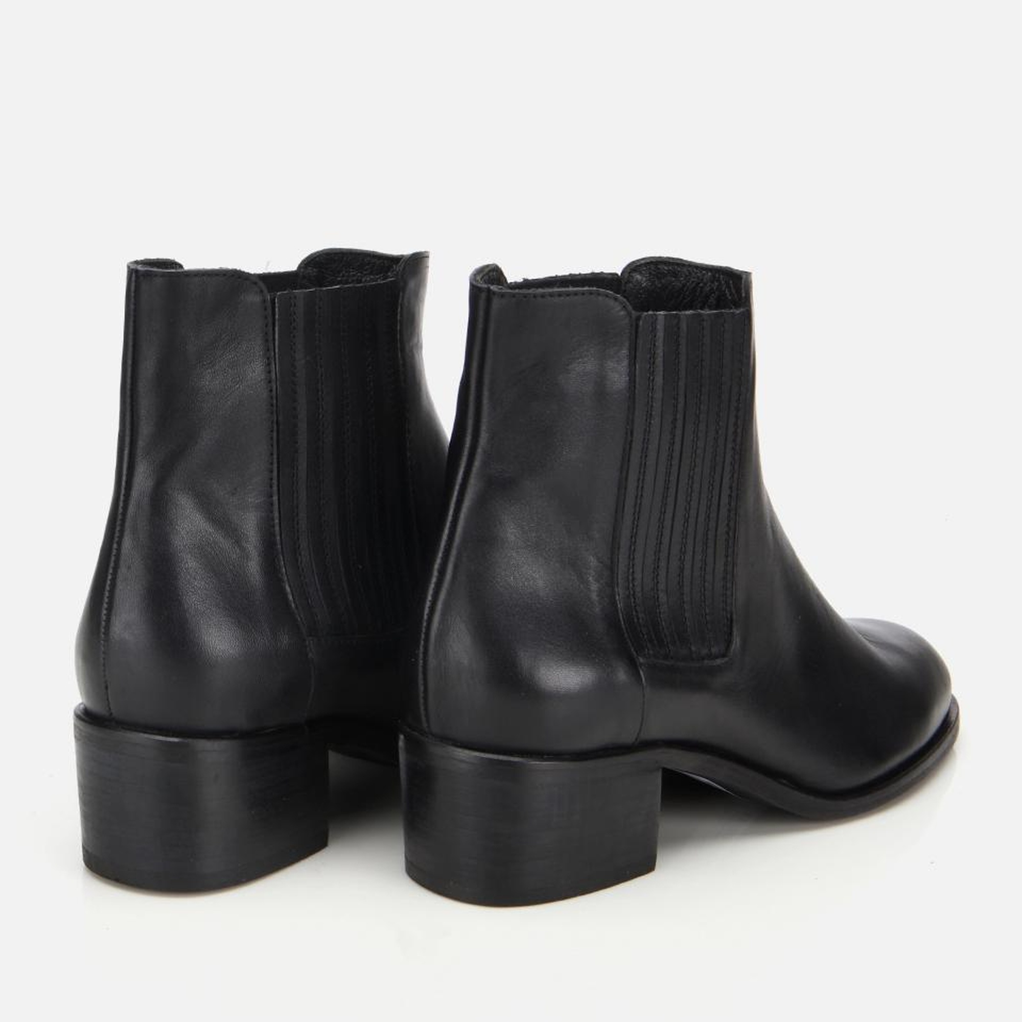 Kadın Deri Siiyah Lastik Detaylı Bilekte Düz Bot