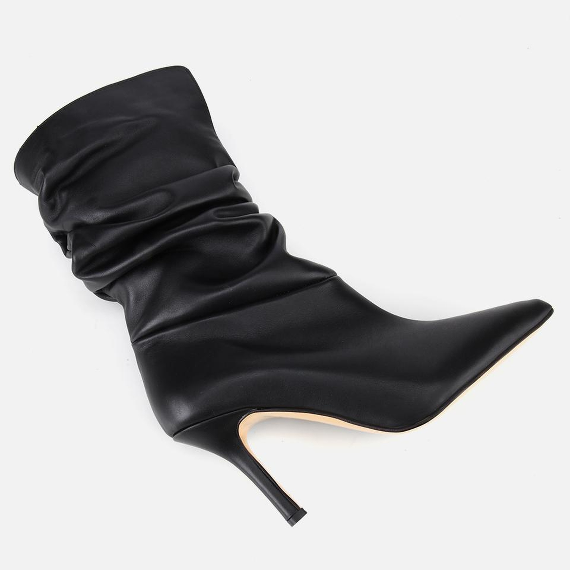 Kadın Deri Siyah Büzgülü Sivri Burunlu İnce Topuklu Bot