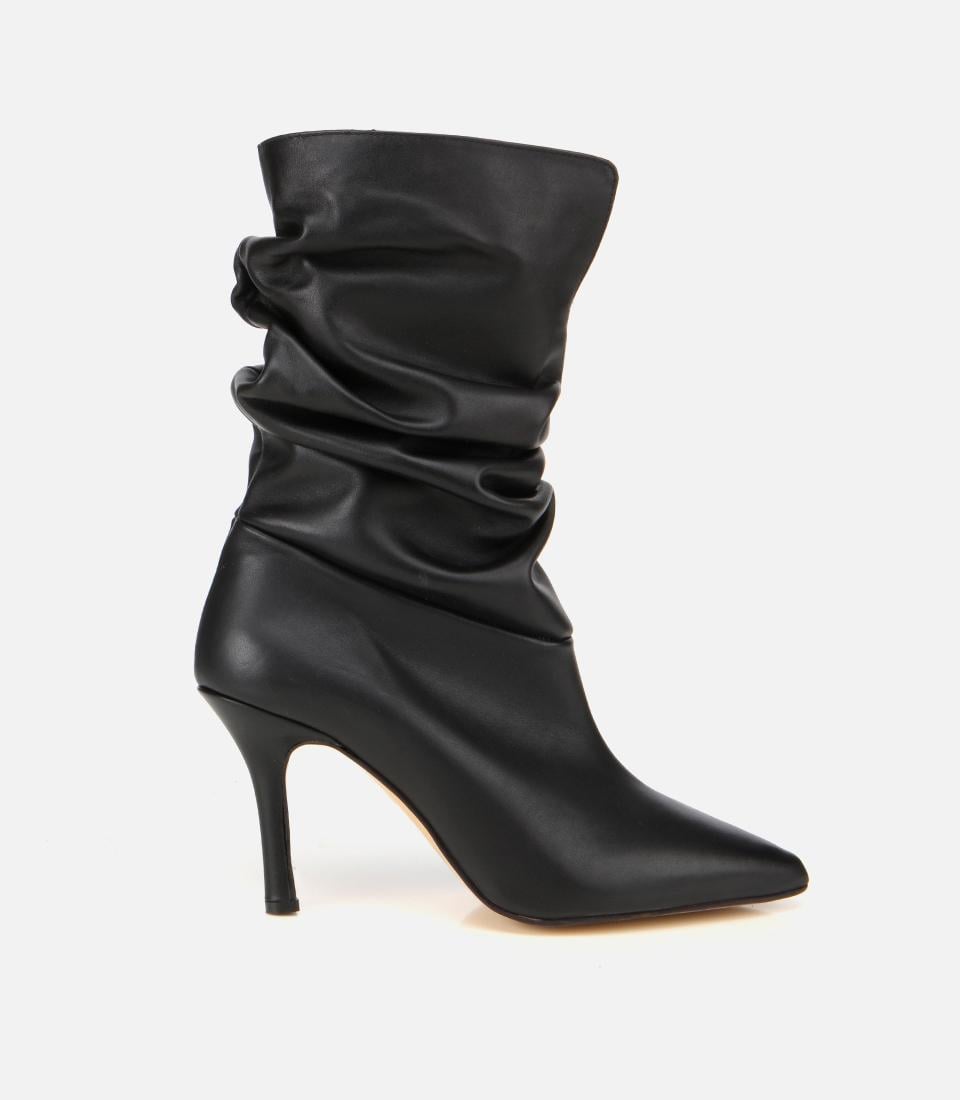  Kadın Deri Siyah Büzgülü Sivri Burunlu İnce Topuklu Bot