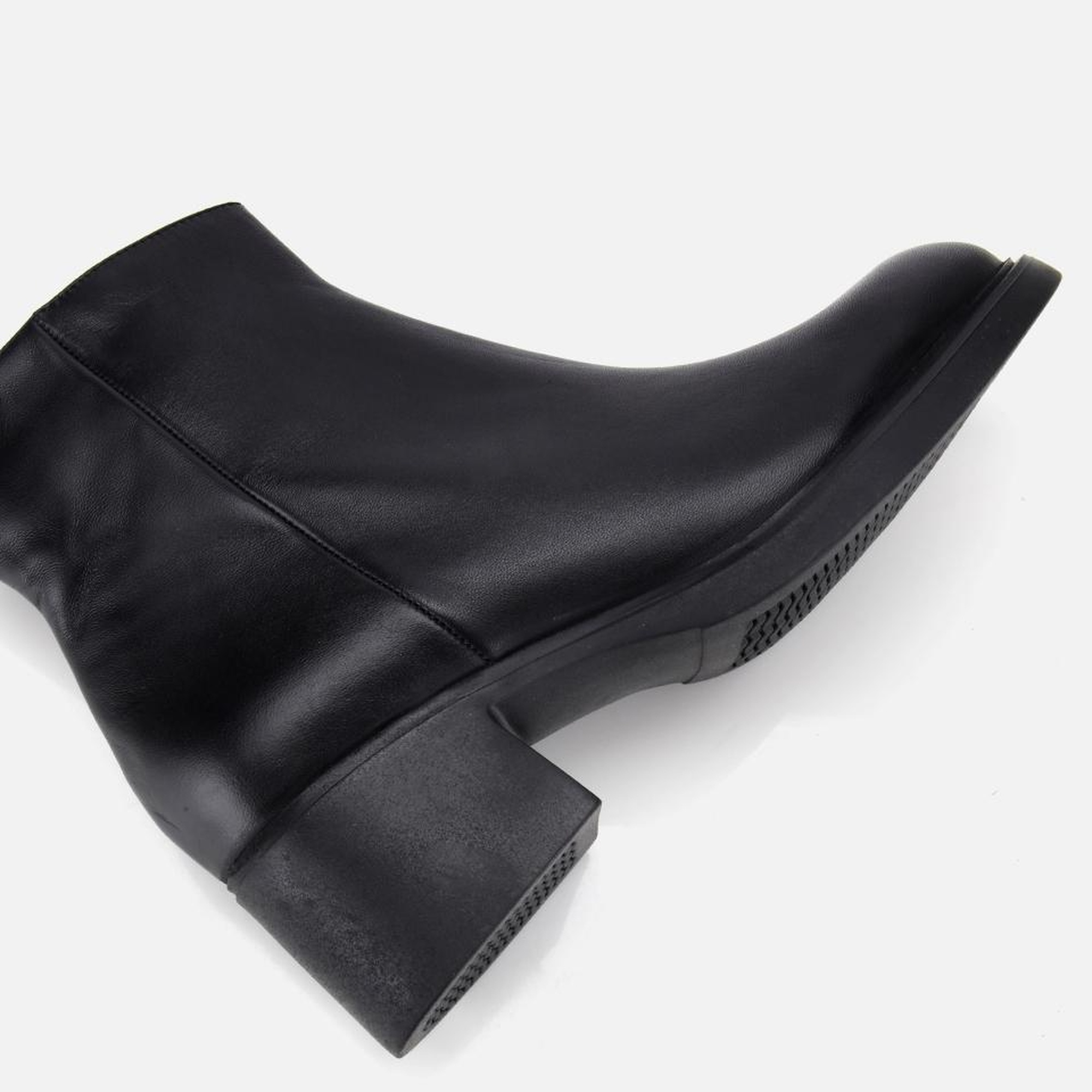 Kadın Deri Siyah Yumuşak Dokulu Bilekte Düz Bot