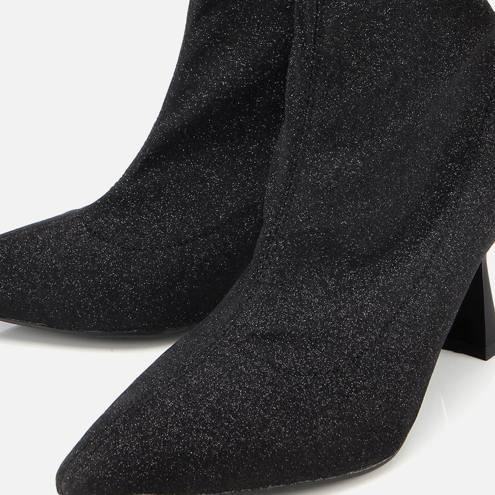 Kadın Siyah Simli Streç Fermuarlı Bilekte İnce Topuklu Bot