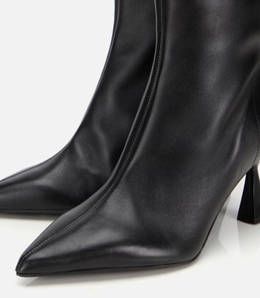  Kadın Deri Siyah Sivri Burunlu Bilekte Topuklu Bot