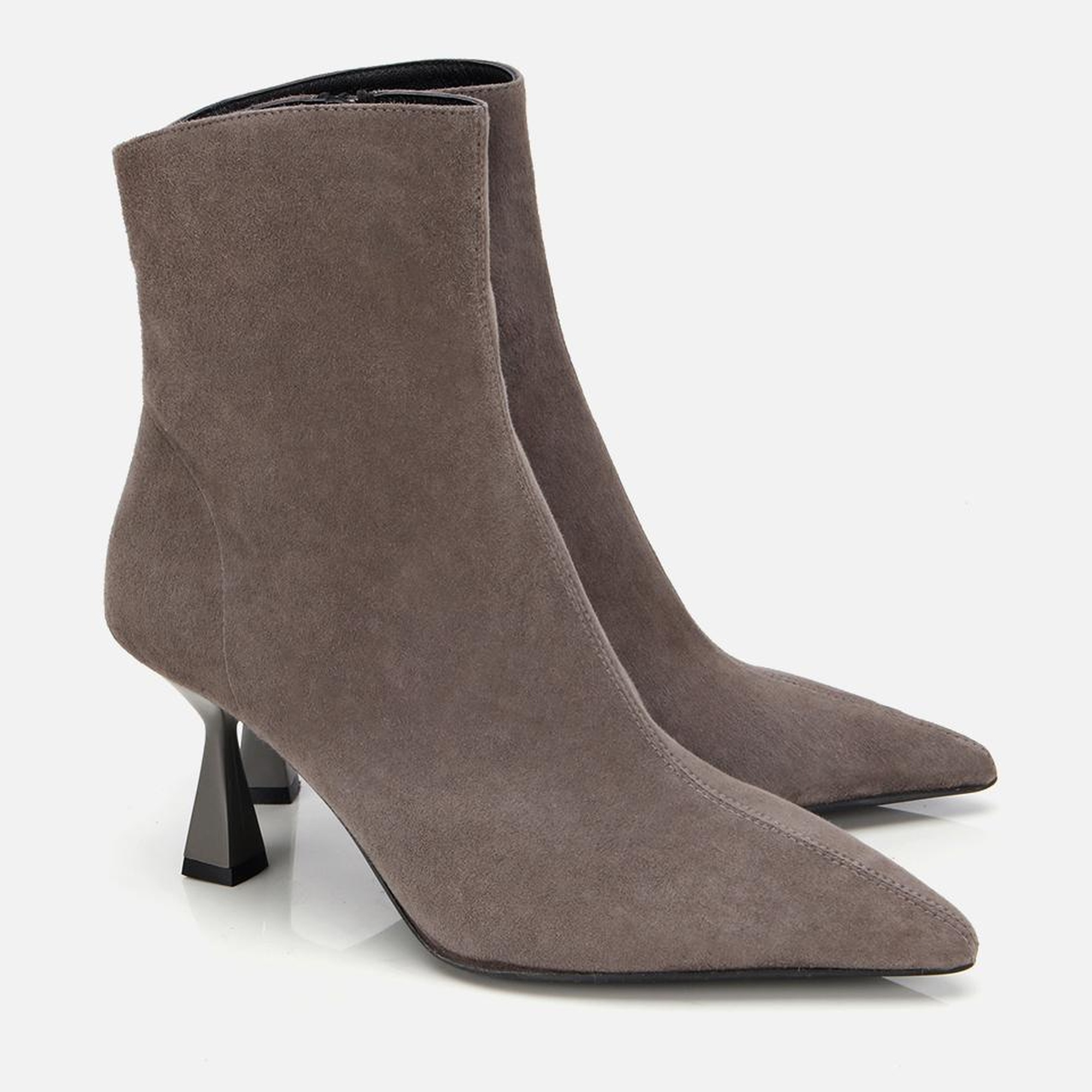 Kadın Süet Deri Vizon Dikiş Detaylı Sivri  Kısa Topuklu Bot