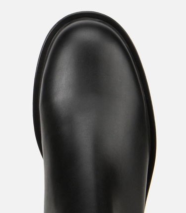  Kadın Deri Siyah Lastik Detaylı Bilekte Düz Bot