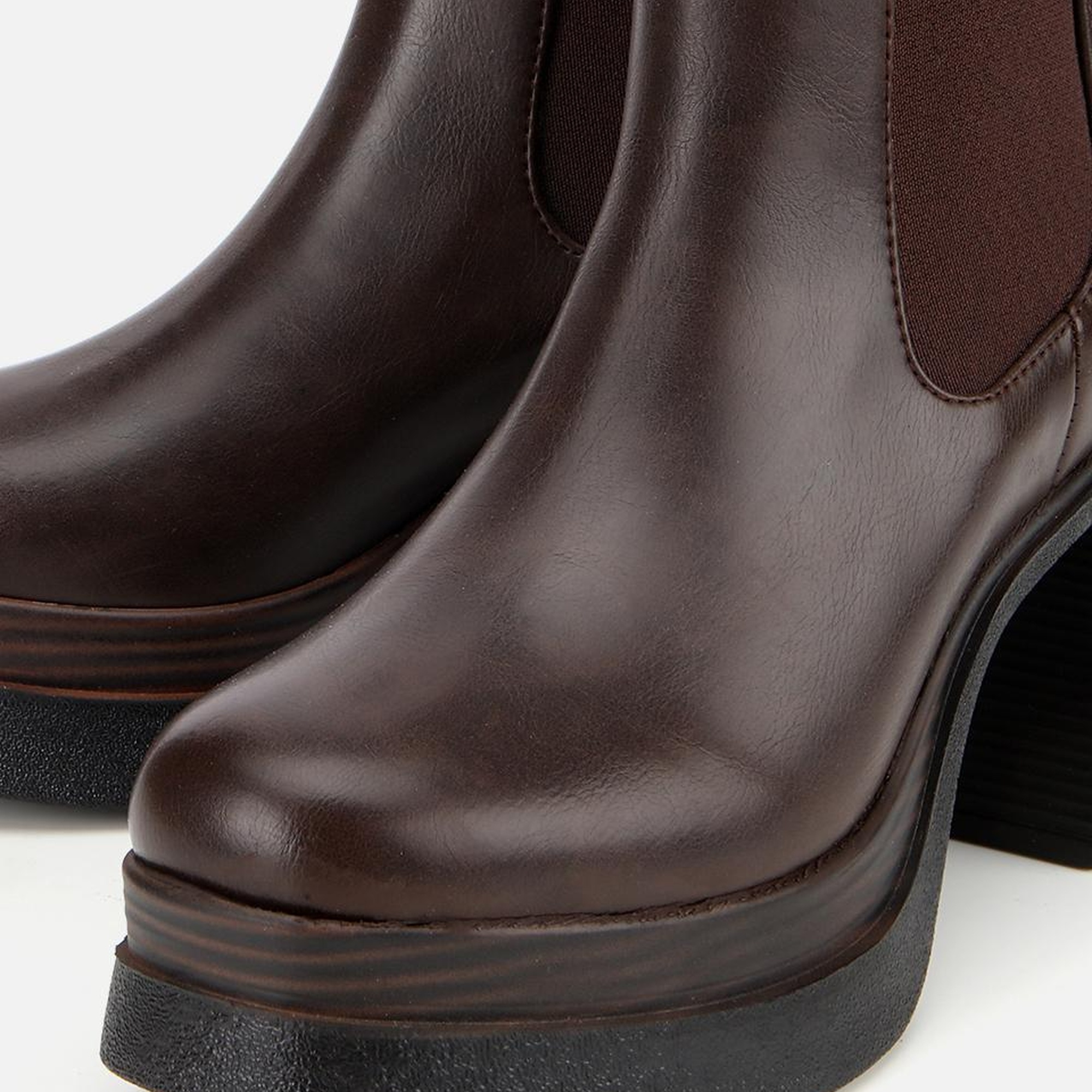 Kadın Kahverengi Lastik Detaylı Kalın Topuklu Bot