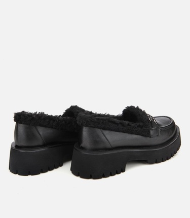  Kadın Siyah Kürklü Tokalı Kalın Tabanlı Günlük Loafer