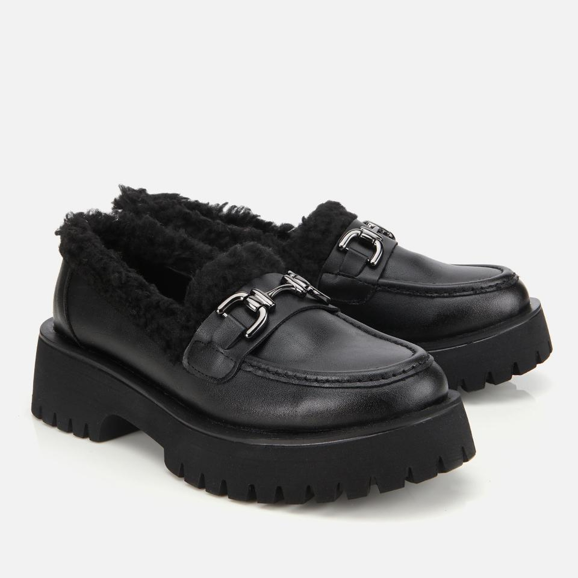 Kadın Siyah Kürklü Tokalı Kalın Tabanlı Günlük Loafer
