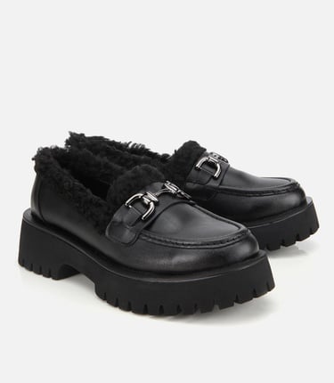  Kadın Siyah Kürklü Tokalı Kalın Tabanlı Günlük Loafer