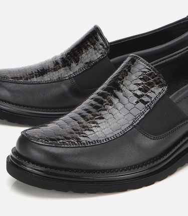  Kadın Deri Siyah Yılan Baskılı Dolgu Topuklu Günlük Loafer