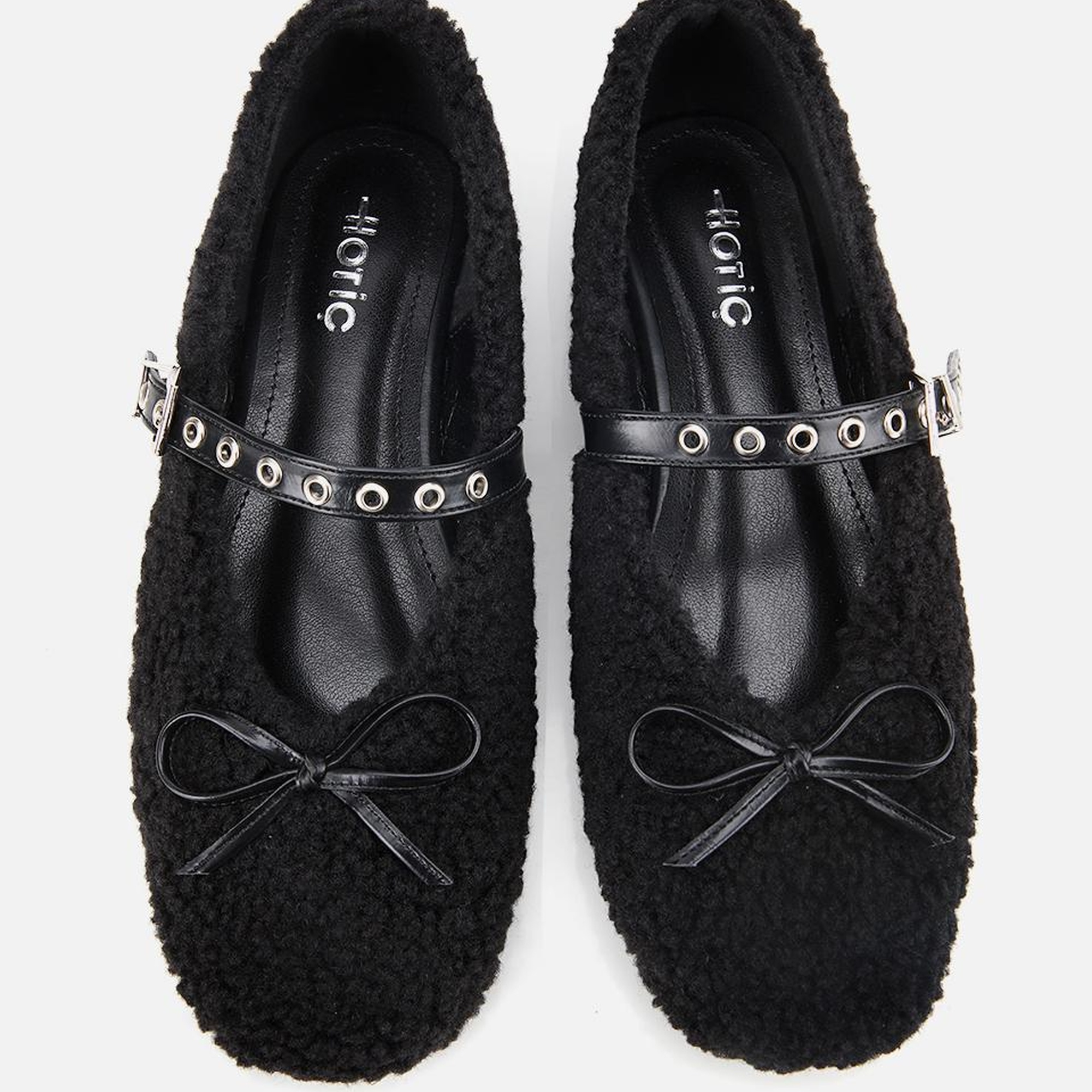 Kadın Siyah Peluş Kürklü Zımbalı Babet