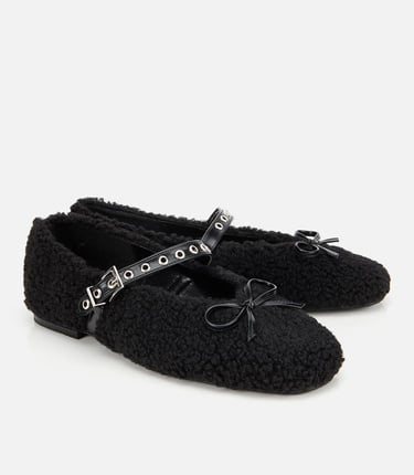  Kadın Siyah Peluş Kürklü Zımbalı Babet