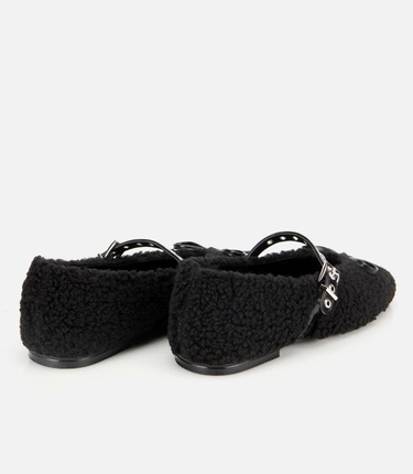  Kadın Siyah Peluş Kürklü Zımbalı Babet