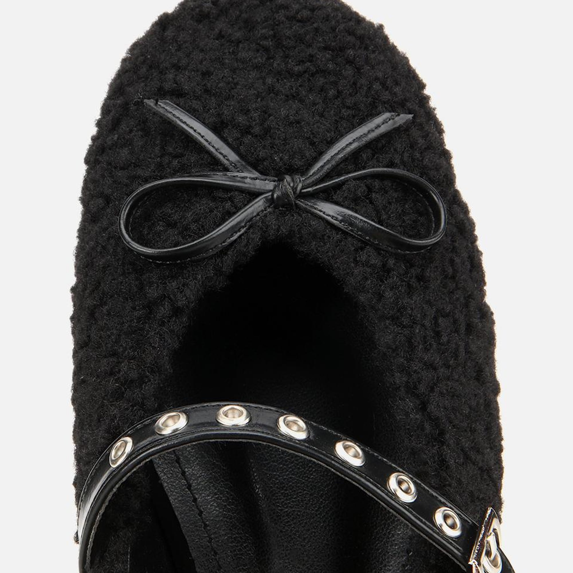 Kadın Siyah Peluş Kürklü Zımbalı Babet