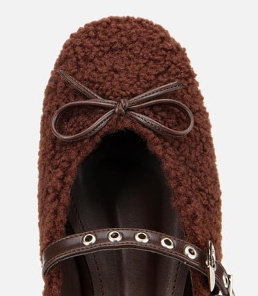  Kadın Kahverengi Peluş Kürklü Zımbalı Babet