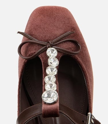  Kadın Kahverengi Kadife Taşlı Fiyonk Detaylı Babet