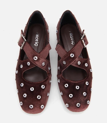  Kadın Kahverengi Kadife Taşlı Çapraz Bantlı Babet