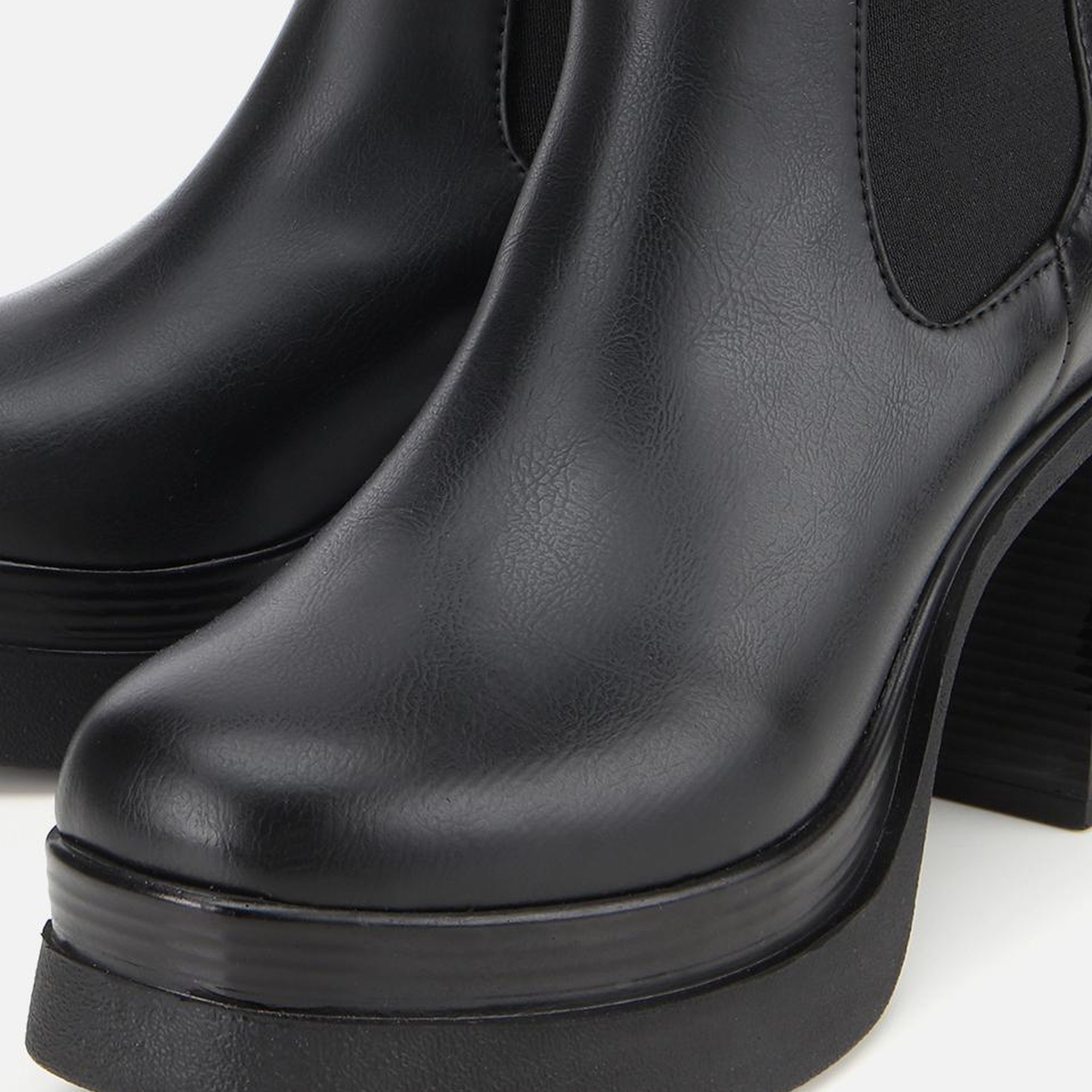 Kadın Siyah Lastik Detaylı Kalın Topuklu Bot