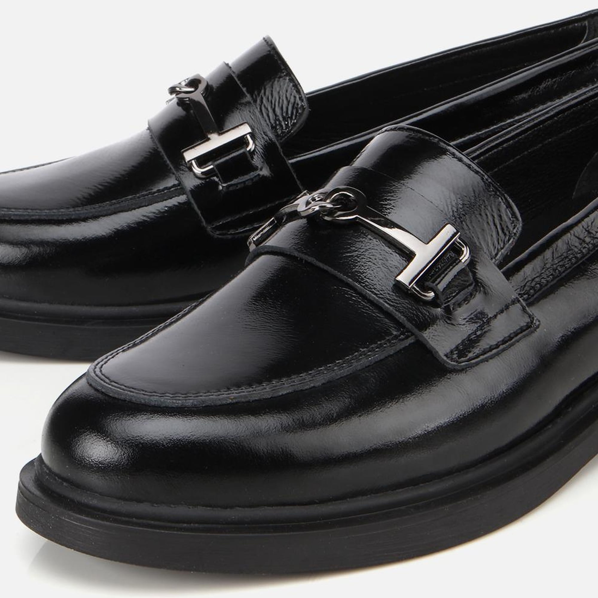 Kadın Deri Siyah Tokalı Klasik Loafer