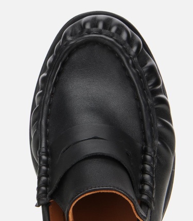  Kadın Deri Siyah Büzgülü  Kalın Tabanlı Klasik Loafer